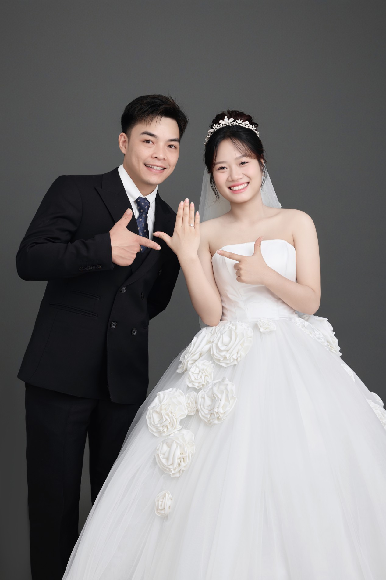 VĂN HƯNG – TRỊNH KHÁNH